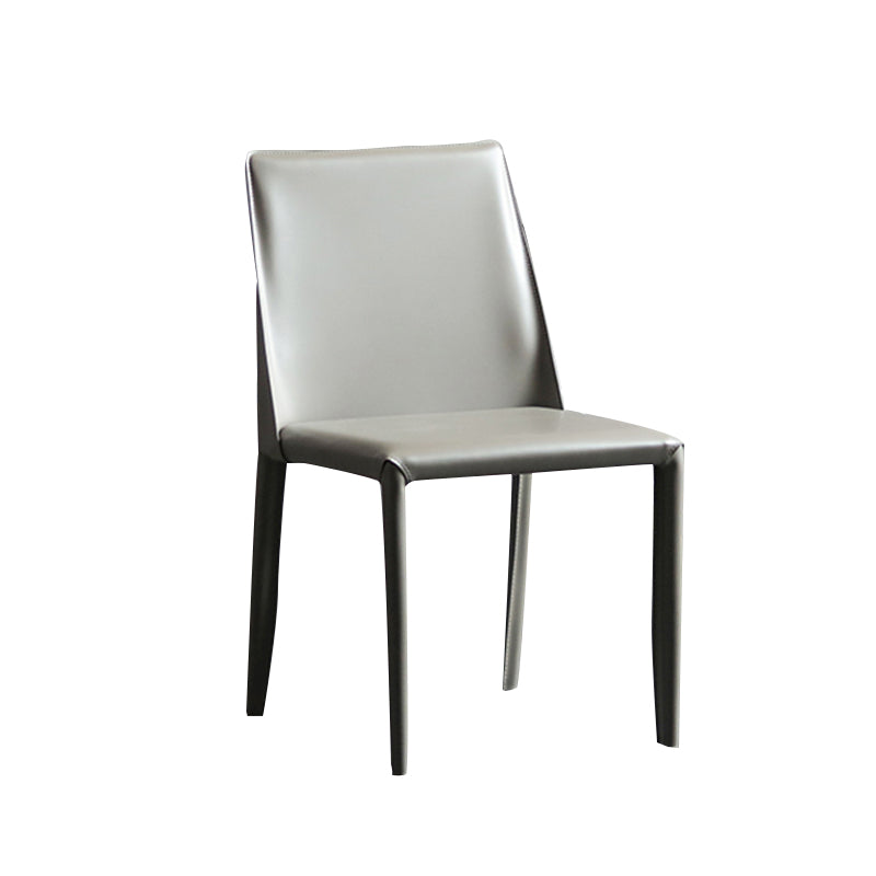 Silla sin brazos de comedor de metal moderno, silla lateral de comedor de cuero para uso en restaurantes