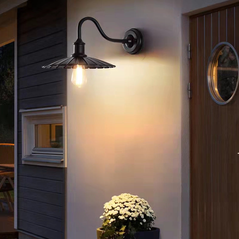 Illuminazione con funce murale in metallo in stile industriale Apparecchio di illuminazione da parete esterna in nero