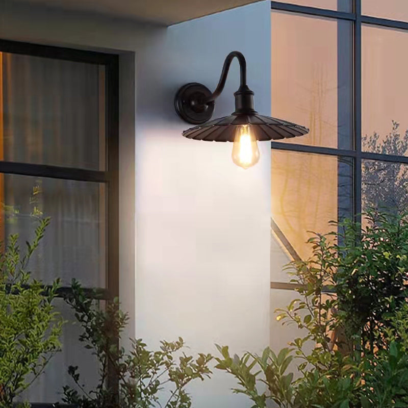 Illuminazione con funce murale in metallo in stile industriale Apparecchio di illuminazione da parete esterna in nero