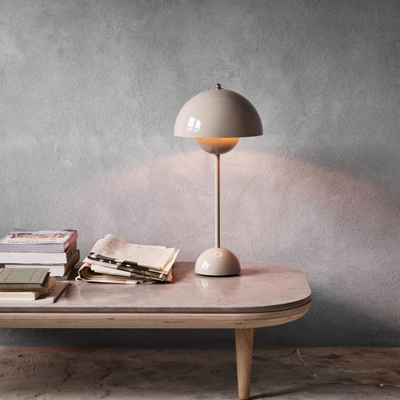 Lampada da tavolo Macaron Style Nordic Lights moderno scrivania per studiare la camera da letto per bambini