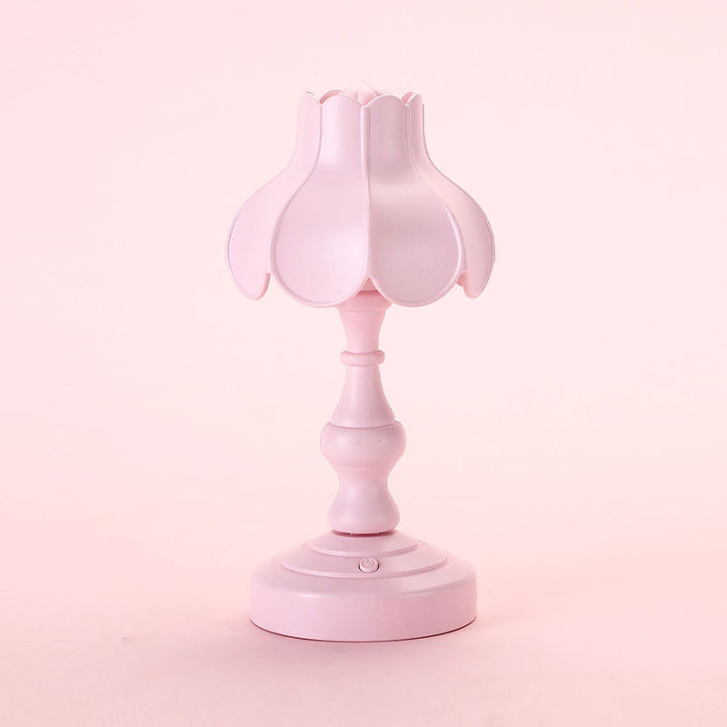 Flower USB Charging Table Lamp Contemporary Style Macaron Desk Lamp for Bedroom