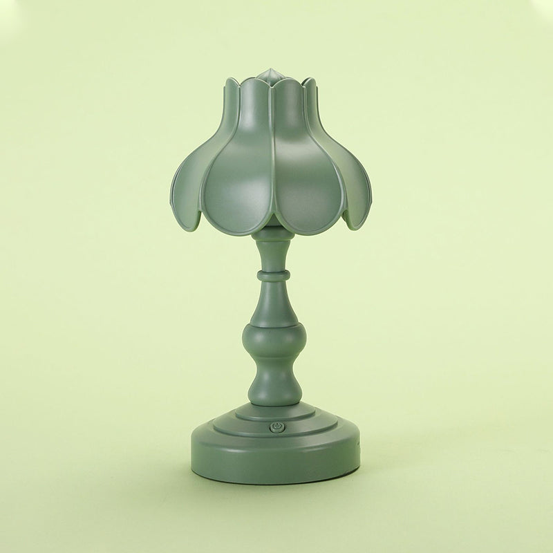 Flower USB Charging Table Lamp Contemporary Style Macaron Desk Lamp for Bedroom