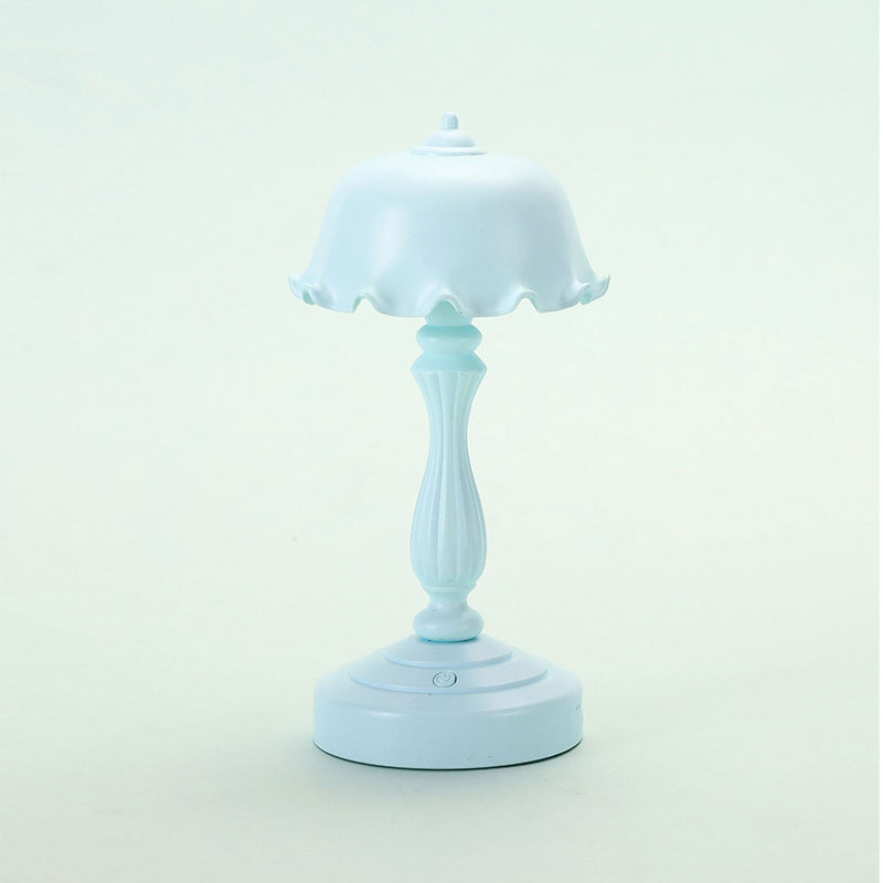 Flower USB Charging Table Lamp Contemporary Style Macaron Desk Lamp for Bedroom
