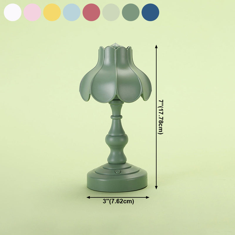 Flower USB Charging Table Lamp Contemporary Style Macaron Desk Lamp for Bedroom