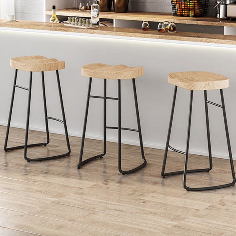 Sgabelli da bar moderni in legno senza schienale sgabello sedile contornato con gambe di ferro