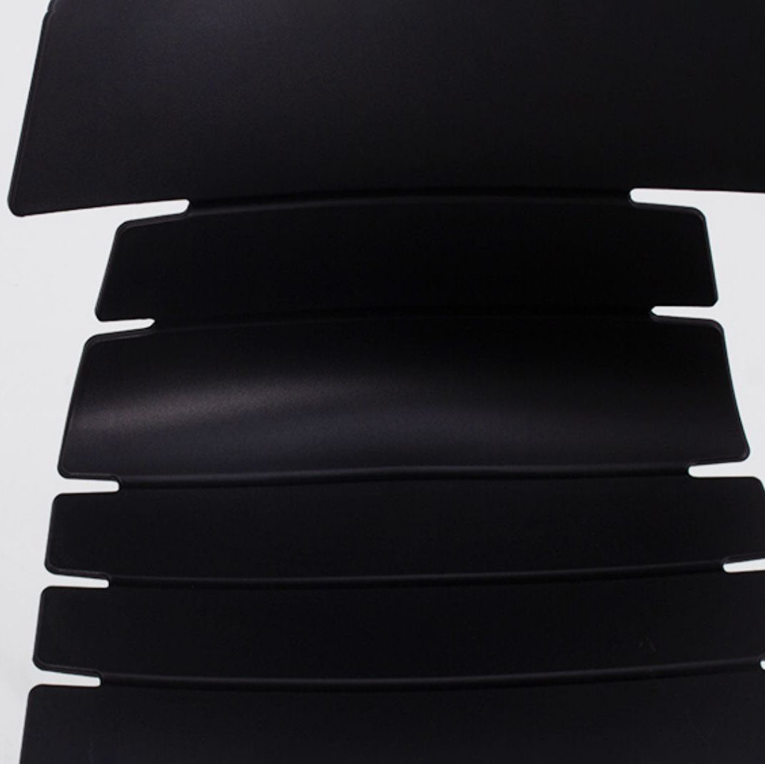 Silla lateral de plástico contemporánea Silla de comedor con respaldo sólido para restaurante
