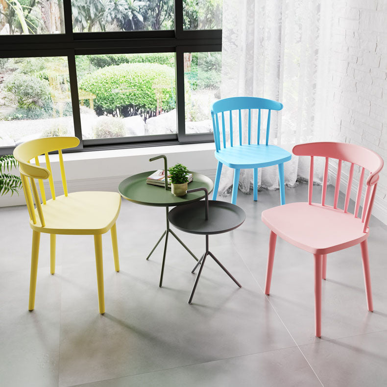 Sillas acrílicas modernas para interiores y exteriores Silla auxiliar de comedor Windsor