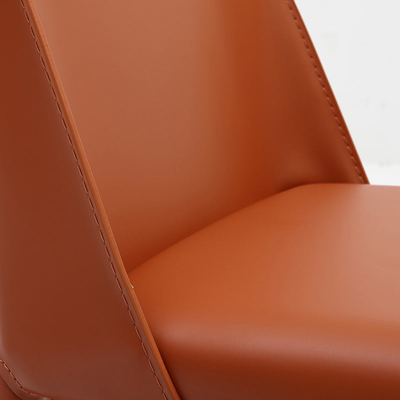 Silla de comedor contemporánea sin brazos Silla lateral Parsons curvada de cuero