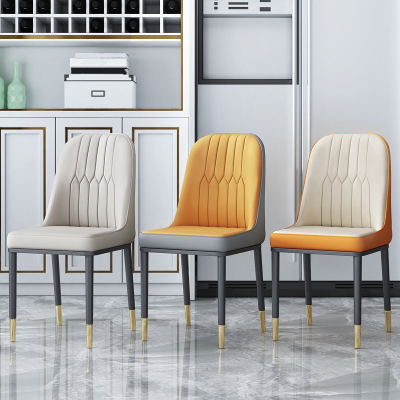 Chaises de salle à manger et d'appoint courbées en cuir contemporaines Parsons Chairs