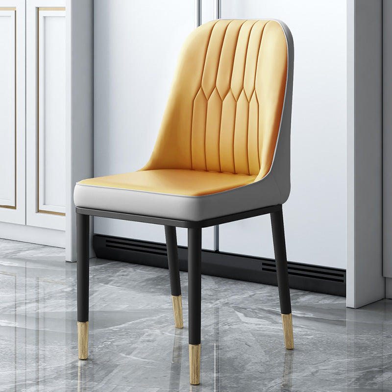 Chaises de salle à manger et d'appoint courbées en cuir contemporaines Parsons Chairs