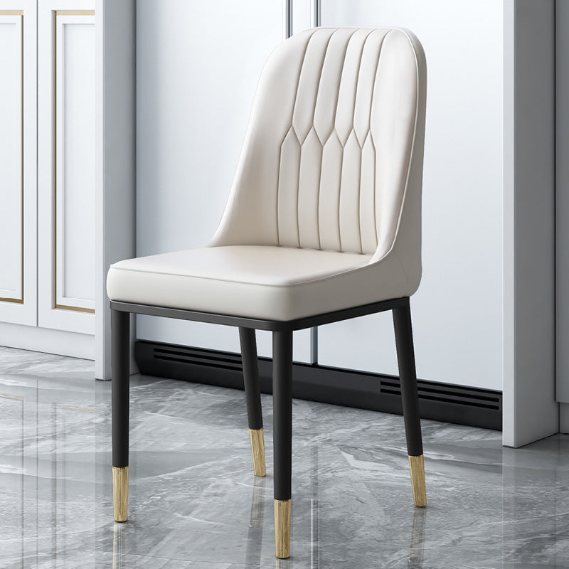 Chaises de salle à manger et d'appoint courbées en cuir contemporaines Parsons Chairs