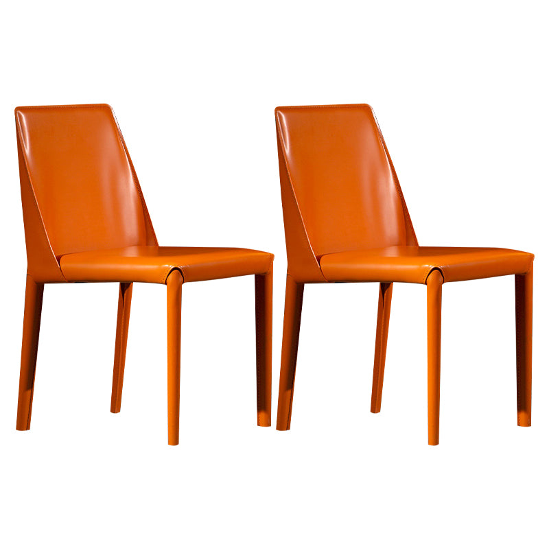 Moderner Parsons Side Chair Mattes Finish Leder gebogener Armloser Stuhl