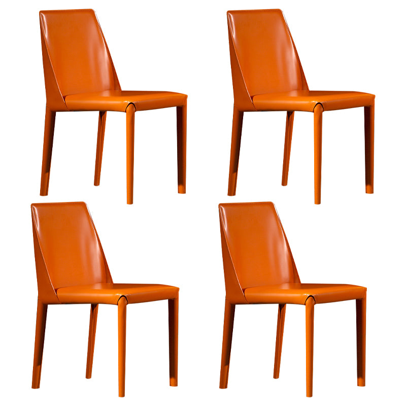Moderner Parsons Side Chair Mattes Finish Leder gebogener Armloser Stuhl