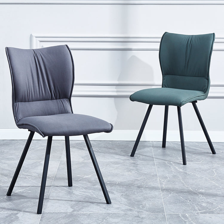 Chaise d'appoint rembourrée moderne, finition mate, chaise Parsons pour salle à manger