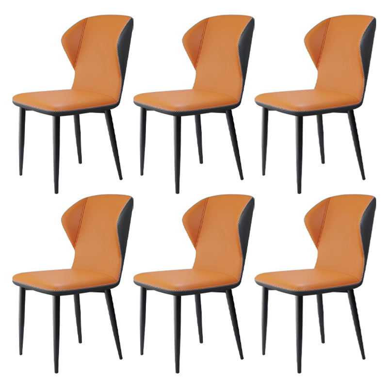 Chaise d'appoint contemporaine Parsons, chaise incurvée en cuir au fini mat pour brasserie