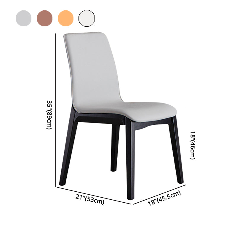 Sillas decorativas y de comedor contemporáneas Silla sin brazos Parsons curvada de cuero con acabado mate
