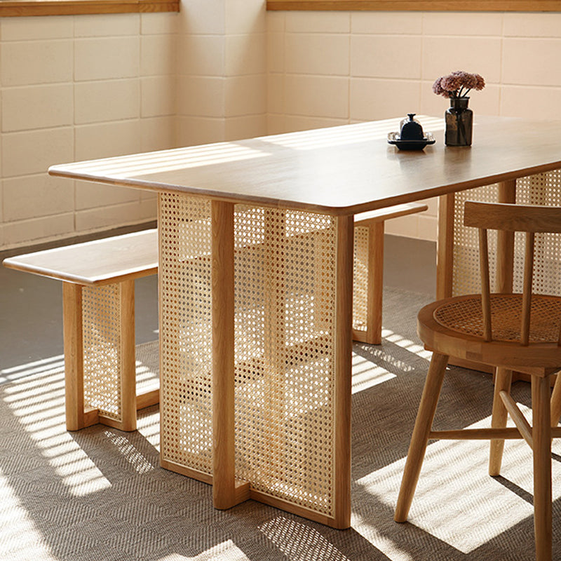 Eschenholz-Massivholz-Esstisch, Holzfarbe, Schlichtheit, fester Tisch für das Esszimmer