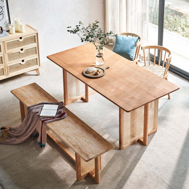Eschenholz-Massivholz-Esstisch, Holzfarbe, Schlichtheit, fester Tisch für das Esszimmer