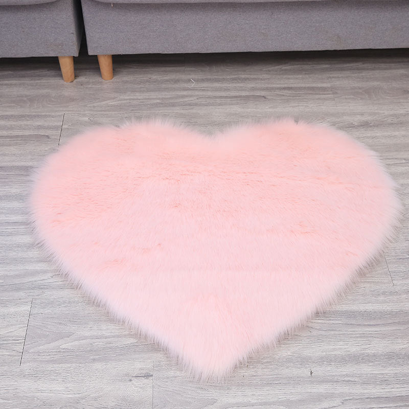 Tapis en peluche en forme de cœur tapis lavable de machine sans glissement convivial pour la maison