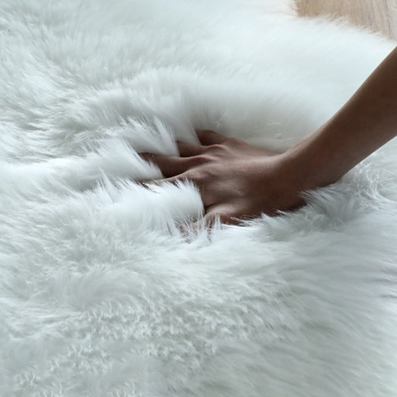Tapis en peluche en forme de cœur tapis lavable de machine sans glissement convivial pour la maison