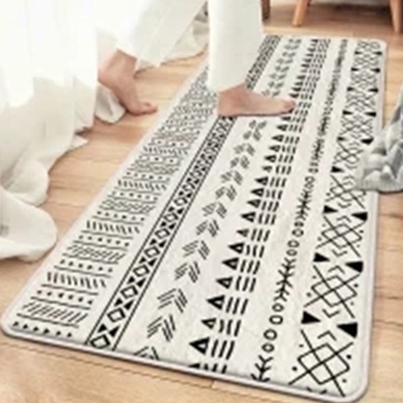 Beige Modern Rug Polyester Color Piece Rug Non-Slip Backing Rug for Living Room