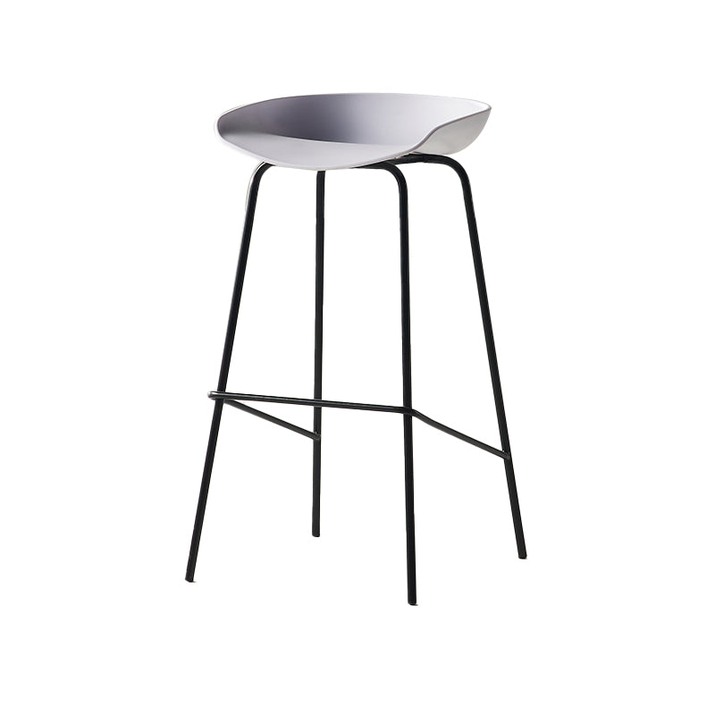 Scandinavian Metal Black Counter Stools Bucket Seat Bar Stools with Footrest