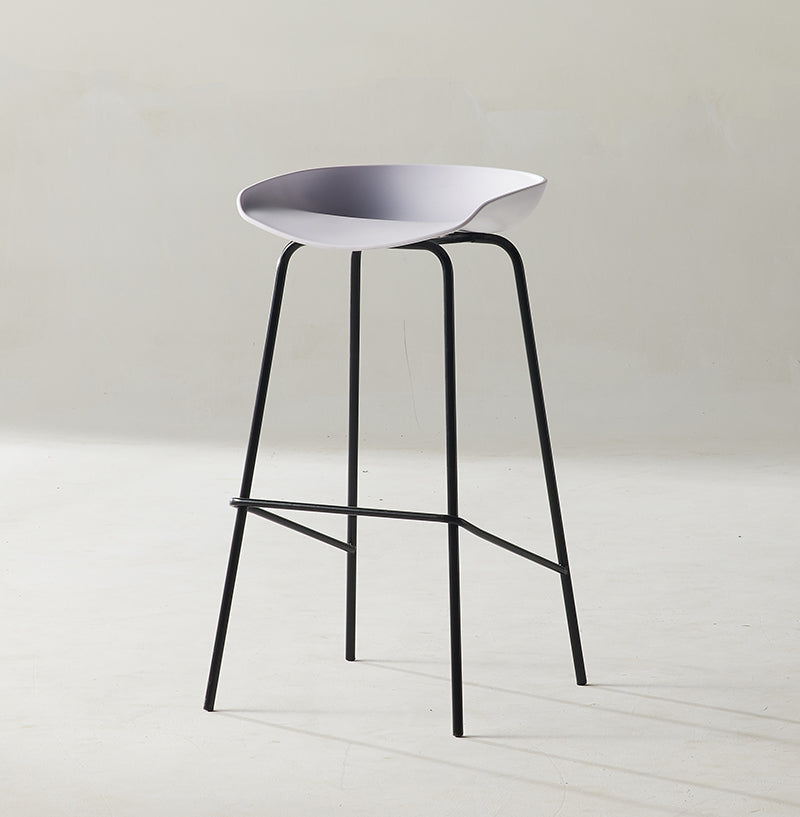 Scandinavian Metal Black Counter Stools Bucket Seat Bar Stools with Footrest