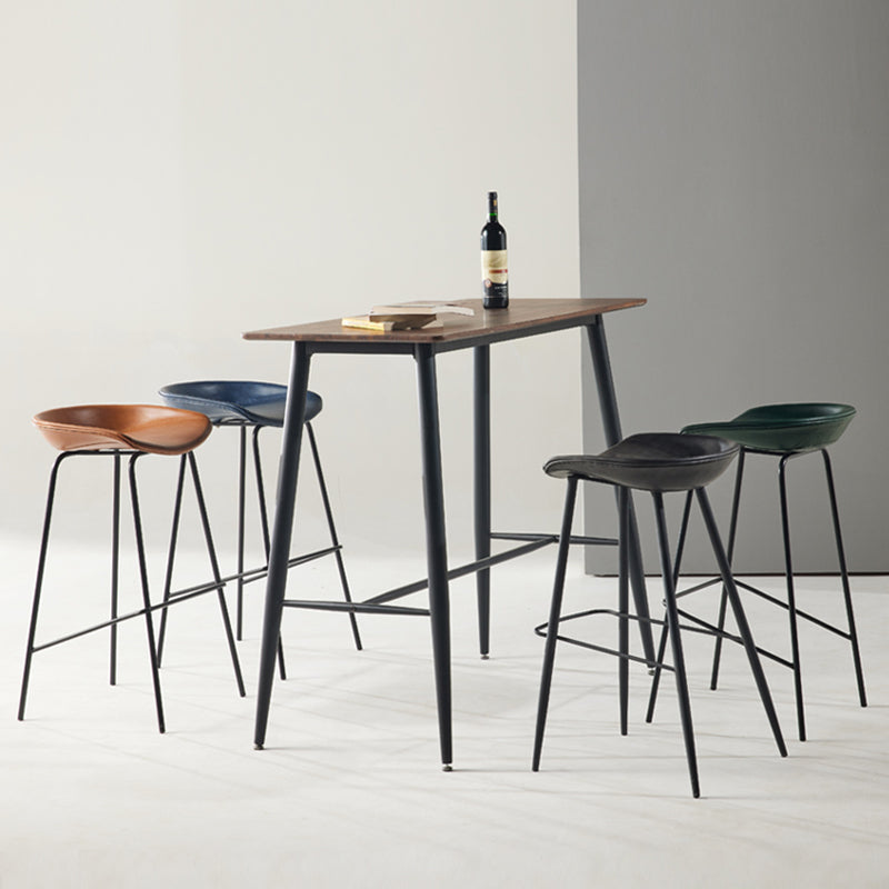 Scandinavian Metal Black Counter Stools Bucket Seat Bar Stools with Footrest