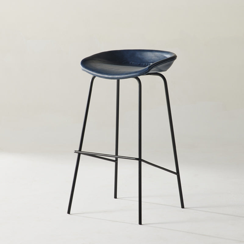 Scandinavian Metal Black Counter Stools Bucket Seat Bar Stools with Footrest