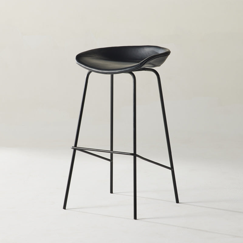 Scandinavian Metal Black Counter Stools Bucket Seat Bar Stools with Footrest