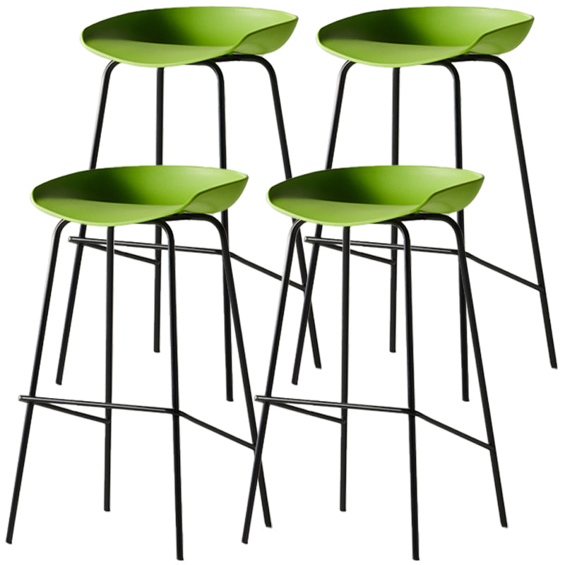 Scandinavian Metal Black Counter Stools Bucket Seat Bar Stools with Footrest