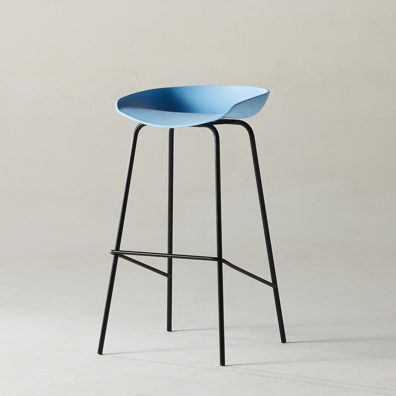 Scandinavian Metal Black Counter Stools Bucket Seat Bar Stools with Footrest