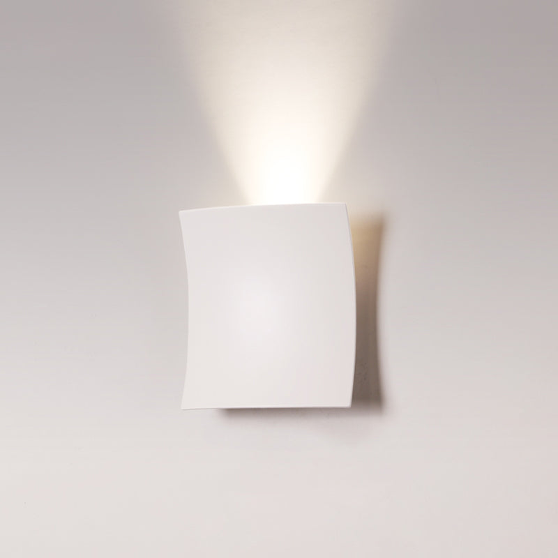 1 Light Metal Wall Light Modern Style Square Shape Wall Mount Light Fixture in White