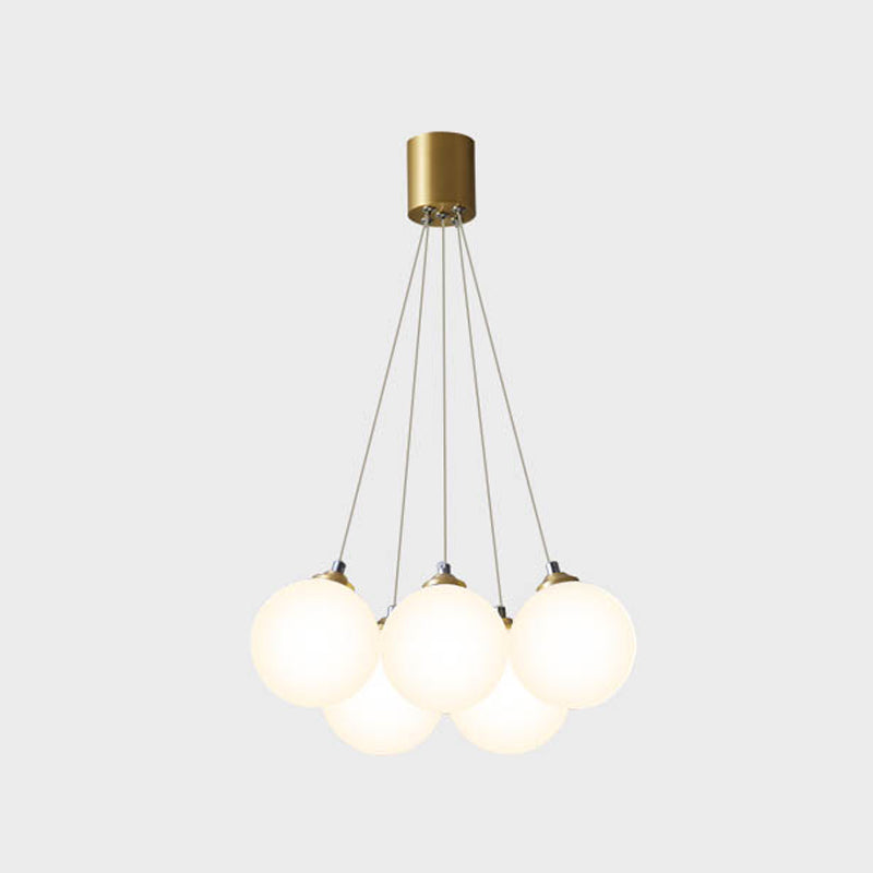 Moderne modische Globus Hanging Lampe Kupfer Innenheizlicht mit weißem Glasschatten