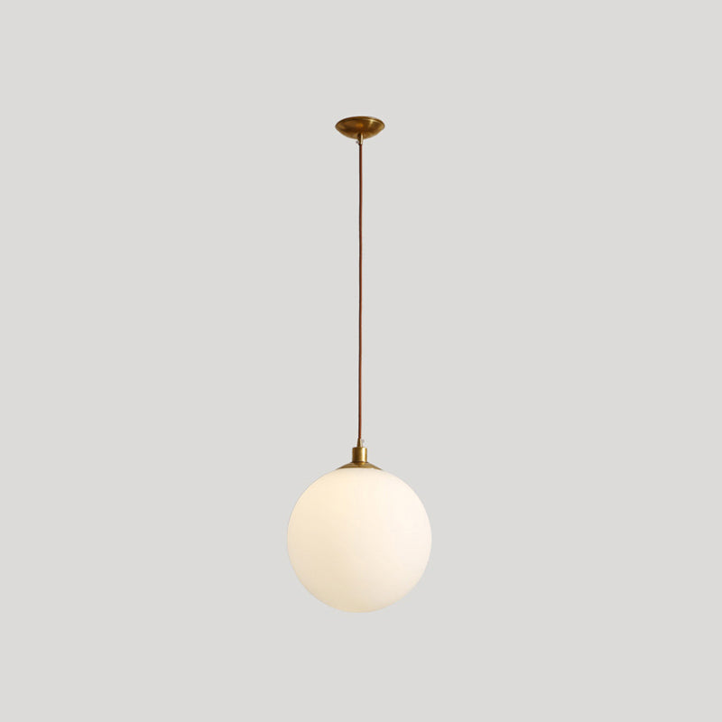 Luxury Luxury Single Pendant Light Copper Globe suspendu lampe avec une teinte en verre blanc