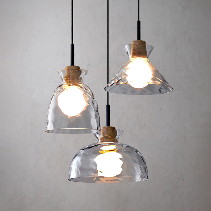 Lampe de suspension noire en verre d'ondulation dans un style artistique moderne en fer forgé