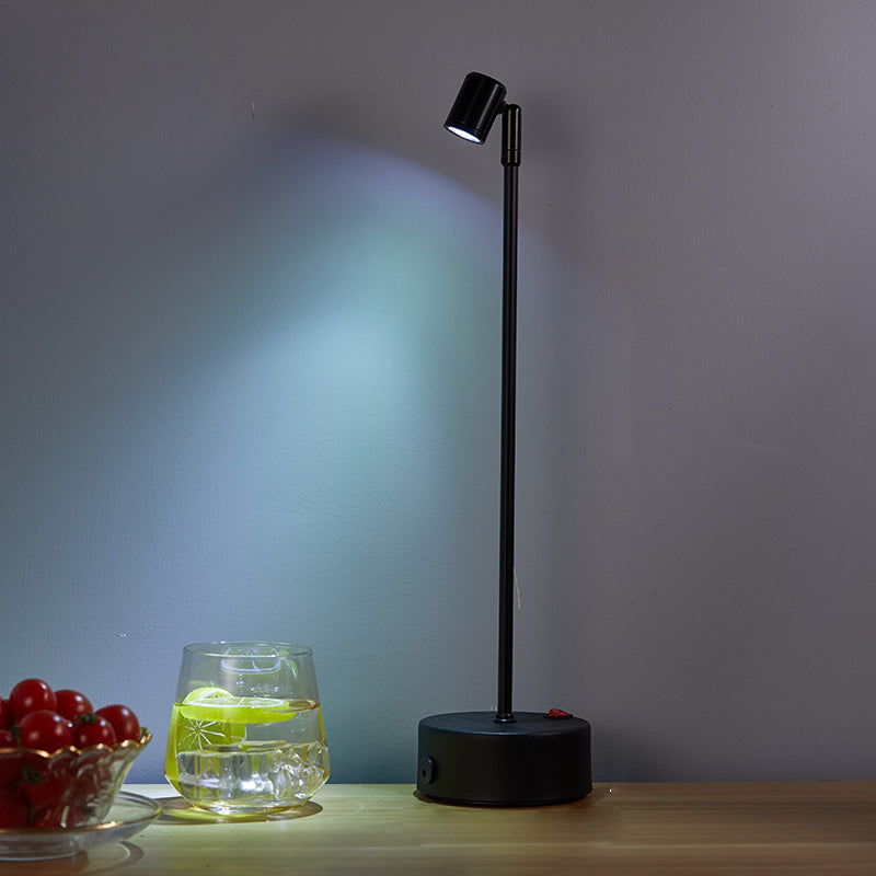 Aluminum Minimalism Table Lamp Contemporary Style LED Table Lamp for Restaurant