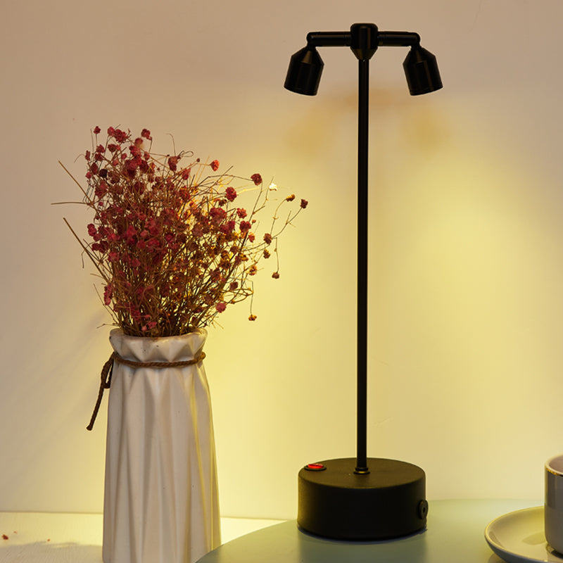 Aluminum Minimalism Table Lamp Contemporary Style LED Table Lamp for Restaurant