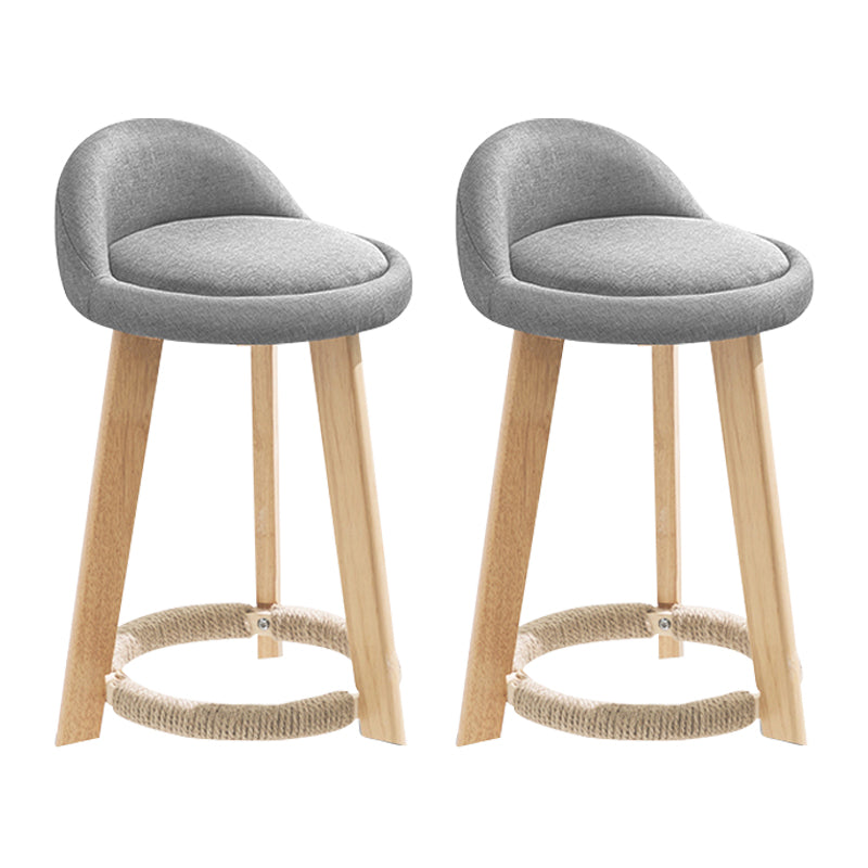 Taburete de bar con reposapiés de tela moderno, taburete redondo con respaldo bajo para interior con patas de madera