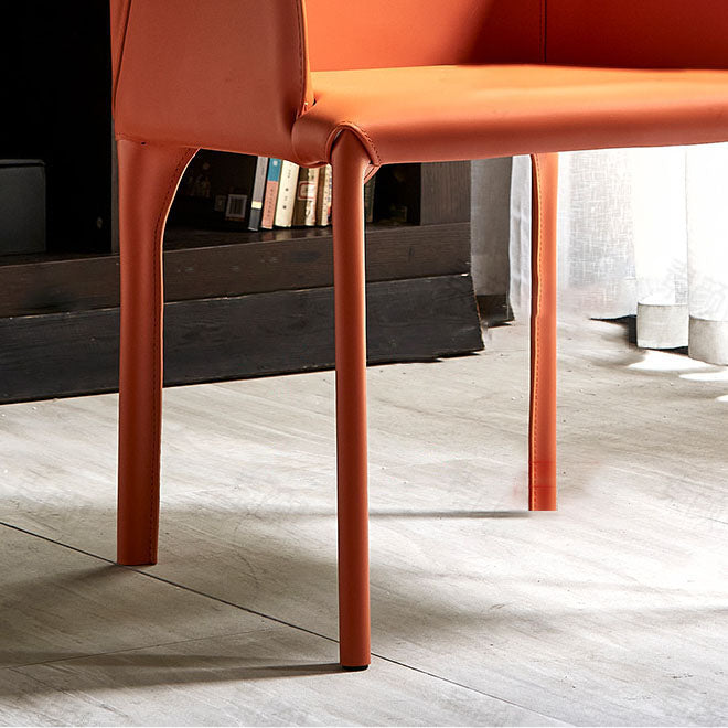 Comedor Silla de comedor contemporánea Silla con respaldo sólido de cuero con brazo