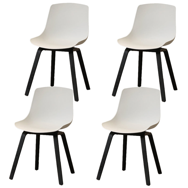 Silla de comedor con acabado mate de madera, silla lateral con respaldo sólido de restaurante escandinavo