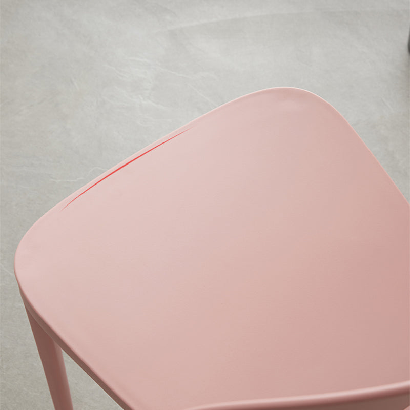 Silla de comedor de plástico escandinavo con respaldo abierto y acabado mate