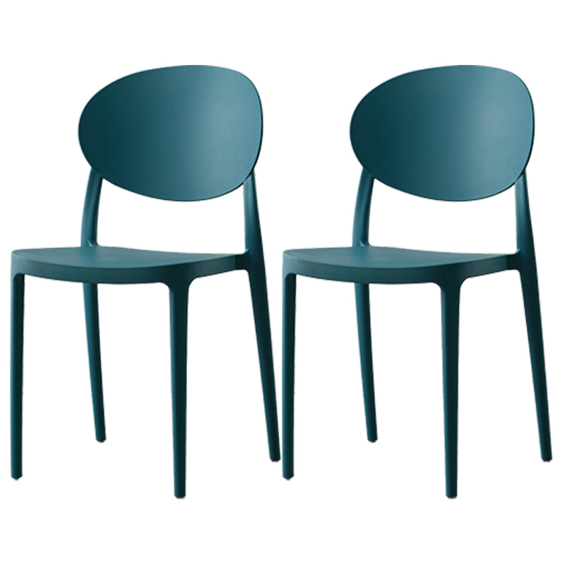 Silla de comedor de plástico escandinavo con respaldo abierto y acabado mate