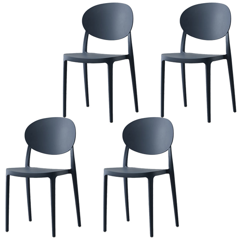 Silla de comedor de plástico escandinavo con respaldo abierto y acabado mate