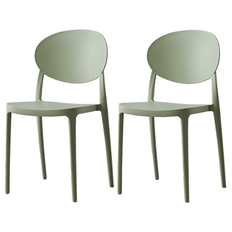 Silla de comedor de plástico escandinavo con respaldo abierto y acabado mate