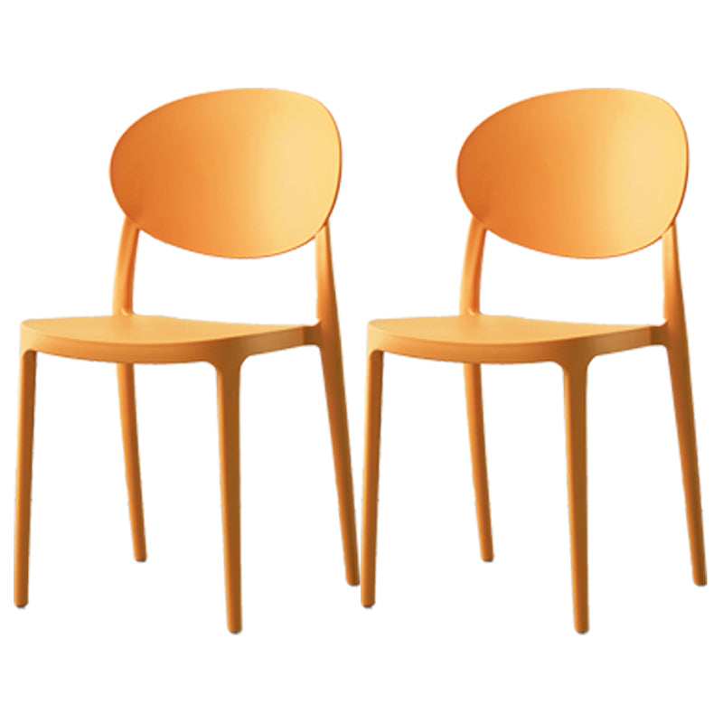 Silla de comedor de plástico escandinavo con respaldo abierto y acabado mate