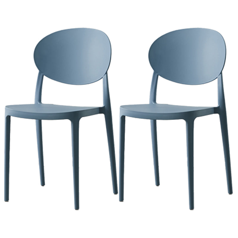 Silla de comedor de plástico escandinavo con respaldo abierto y acabado mate