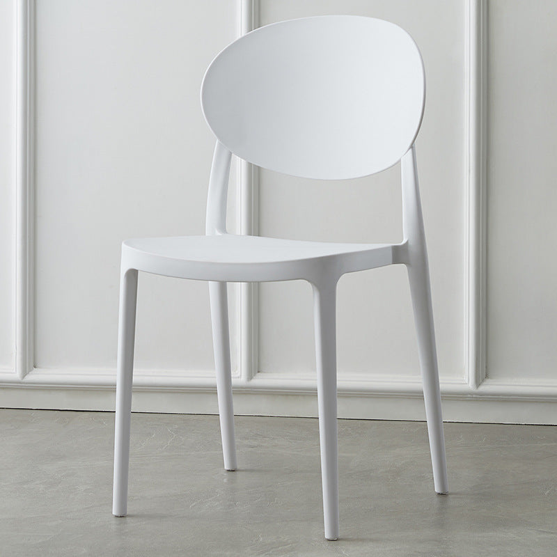 Silla de comedor de plástico escandinavo con respaldo abierto y acabado mate