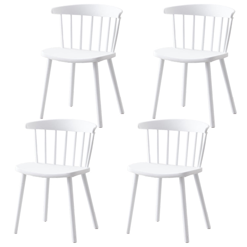 Silla de comedor de plástico con acabado mate de silla lateral con respaldo de listones para el hogar escandinavo
