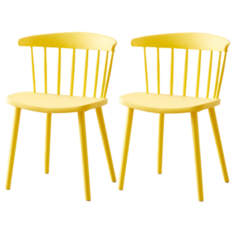 Silla de comedor de plástico con acabado mate de silla lateral con respaldo de listones para el hogar escandinavo